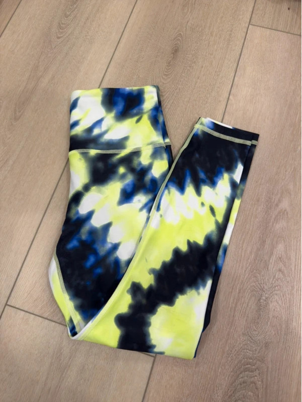 Athleta Elation 7/8 Tight Women’s XS Neon Yellow Blue White Print Leggings